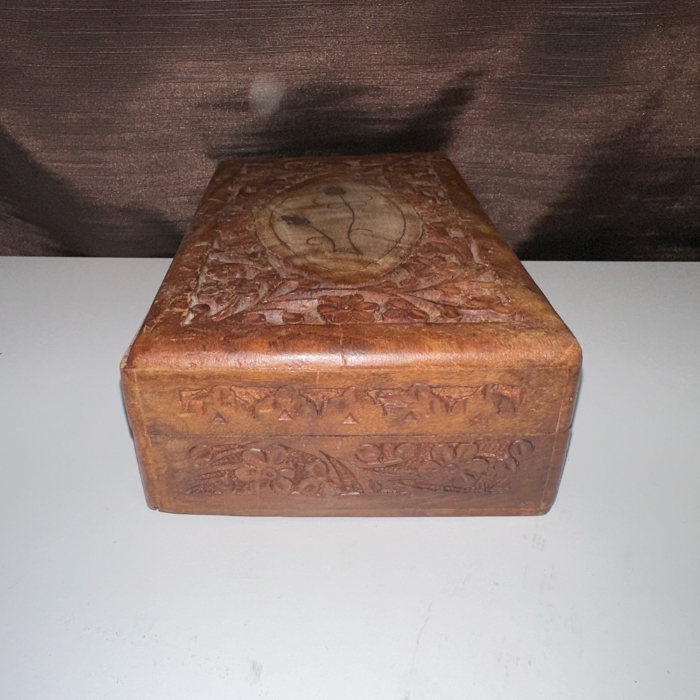 Vintage Hand Carved Floral/Brass Wooden Jewelry/Trinket Box /Made in INDIA 🇮🇳 - Picture 6 of 13